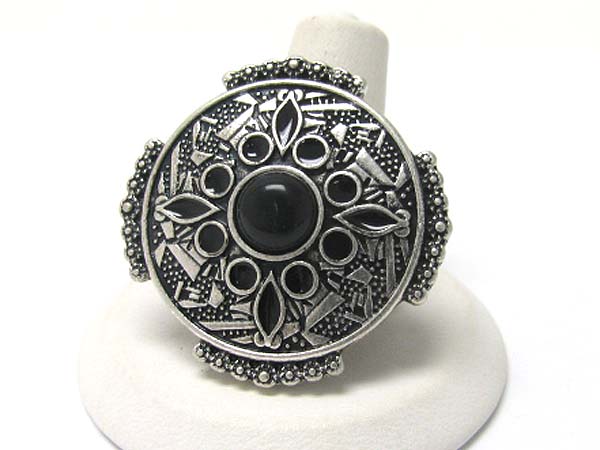 Natural stone and enamel filigree round metal stretch ring