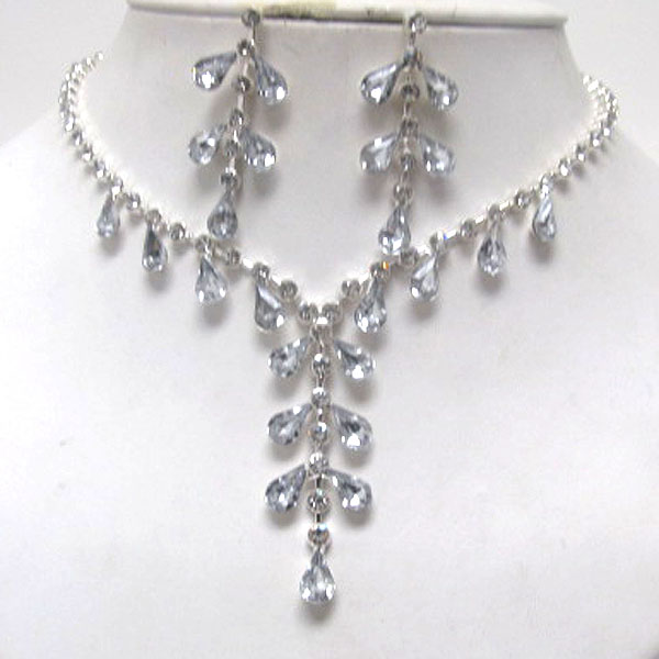 Multi crystal and crystal glass tear drop line patern party necklace earring set 