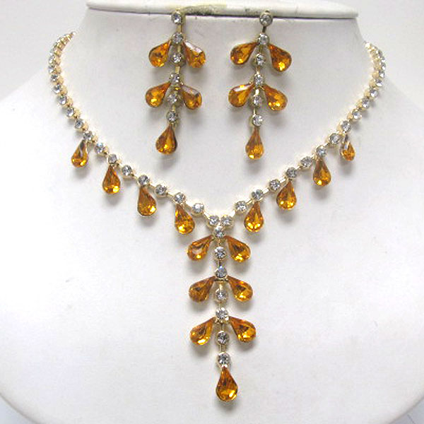 Multi crystal and crystal glass tear drop line patern party necklace earring set 