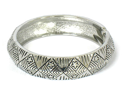 Ethnic style metal bangle bracelet