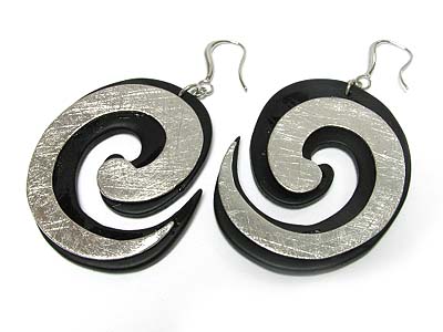 Scratch metal and formica swirl earring - brass metal