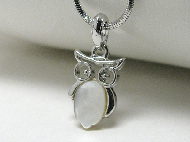 Made in korea whitegold plating mother of pearl owl pendant necklace