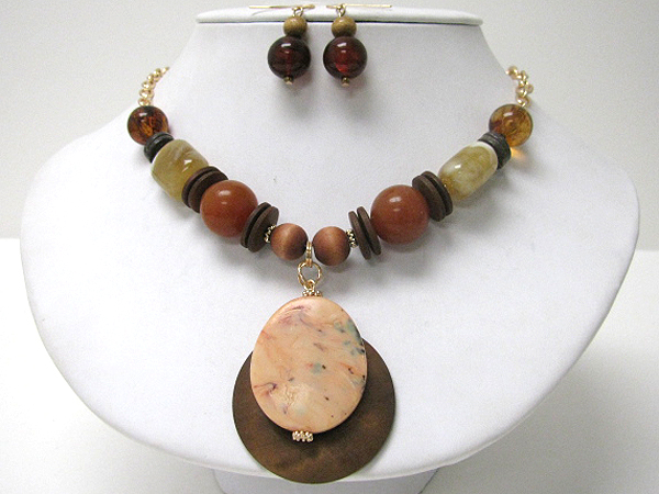 Natural material beads and wood donut pendant necklace earring set