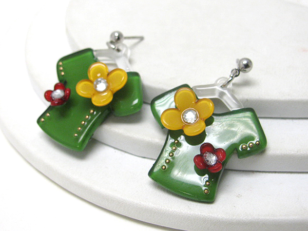 Acrylic flower deco on t shirt earring - kid jewelry