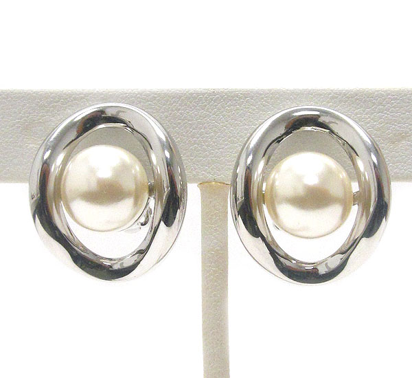 Pearl center deco clip on earring