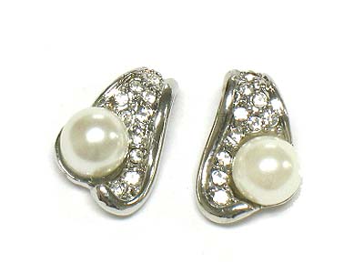 Pearl and crystal earring