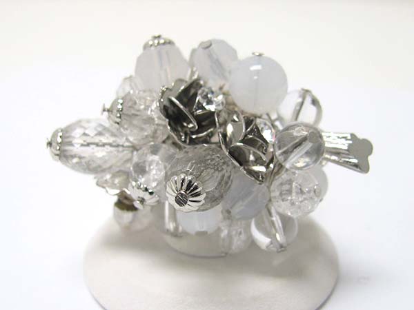 Mixed glass and acryl beads chunky cluster stretch ring