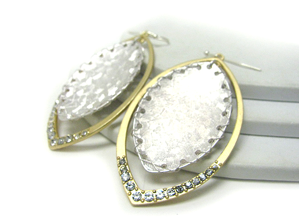 Crystal deco scratch metal oval earrings