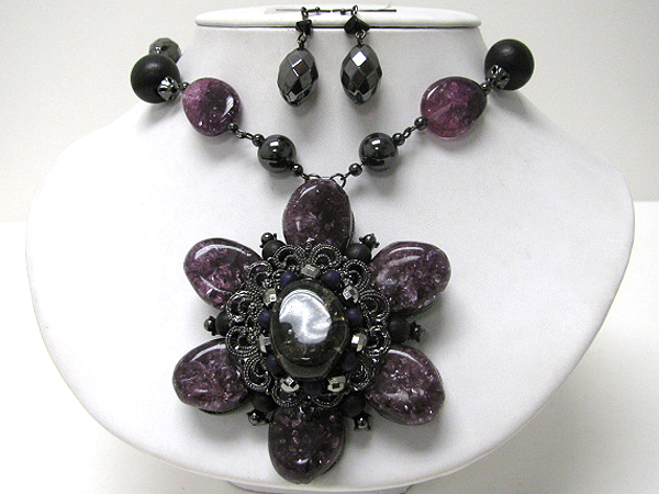 Large resin flower pendant necklace earring set