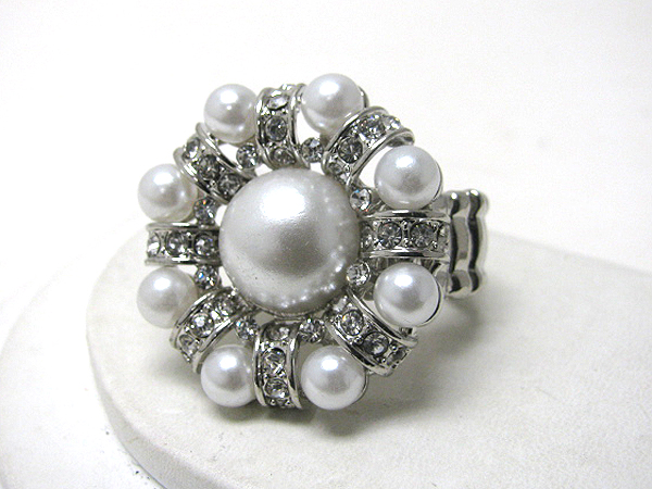 Crystal and pearl deco flower stretch ring