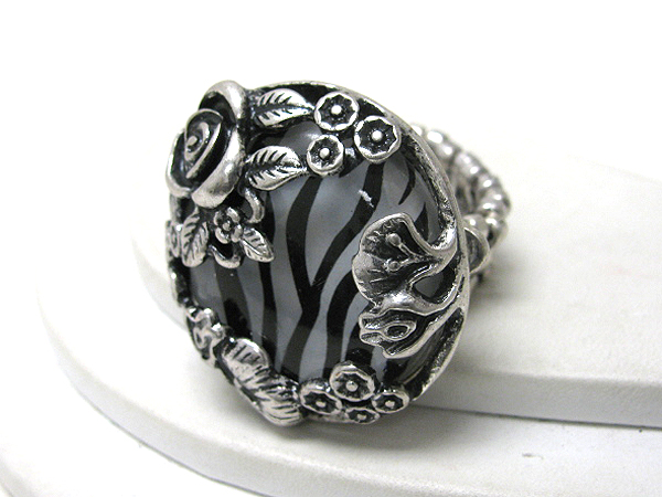 Animal print and multi flower deco stretch ring