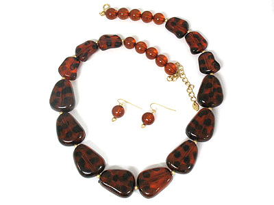 Tortoise tone beads nugget and chain necklace and earring set