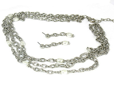 Triple row metal chain link necklace and earring set