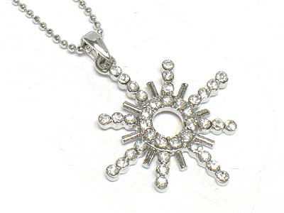 Boutique style crystal deco pendant necklace 