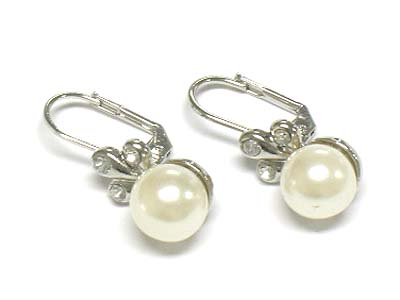 Pearl and crystal earring