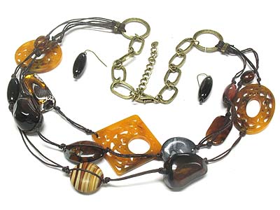 Multi strand cut-out amber disk and patina nd painted wood metal link necklace and earring set 