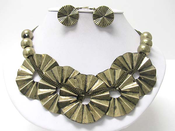 Burnish metal disk and ball link necklace earring set