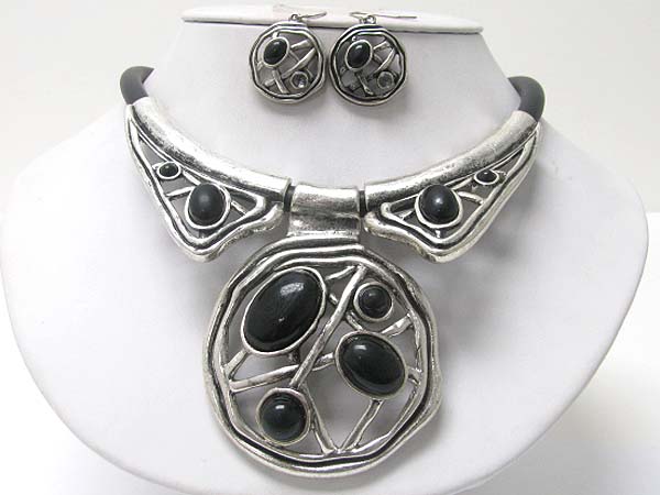 Stone and metal organic design neckalce earring set