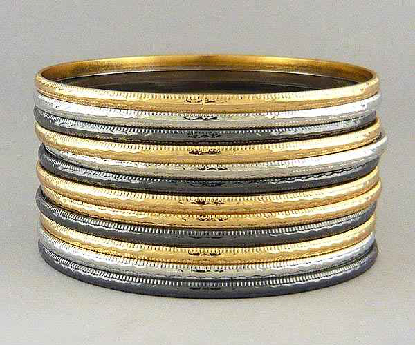 Multi row mixed metal plain bangle set