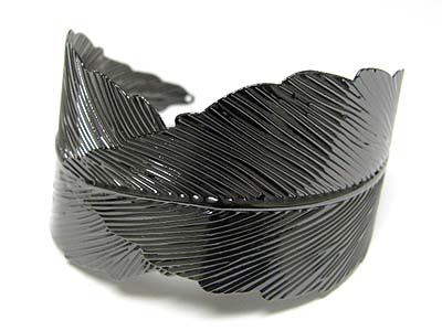 Metal leaves shape cuff bangle