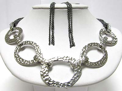 Hammered metal ring and multi chain link necklace earring set