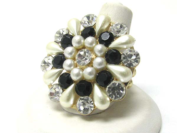 Pearl and crystal round flower stretch ring