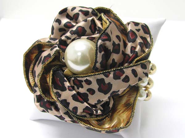 Pearl and animal pattern scarf top tri row metal ball stretch bracelet