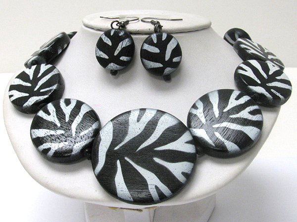 Eco friendly animal print wood disk link necklace earring set