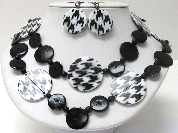 Eco friendly animal print wood and shell disk link necklace earring set