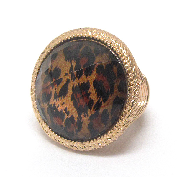 Animal print glass stone stretch ring