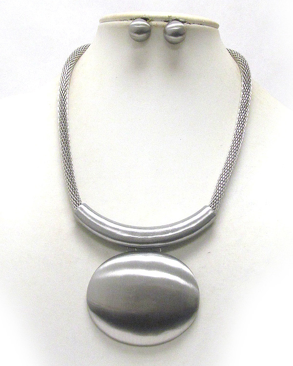 Metal bar and oval drop necklace earring set