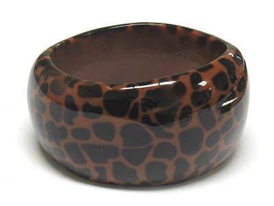 Animal skin pattern epoxy cover bangle