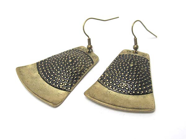 Burnish textured metal rhombus earring