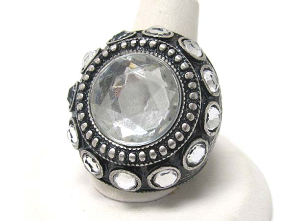 Facet stone and crystal surround round stretch ring