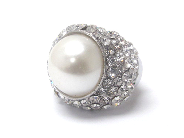 Crystal and center pearl stretch ring