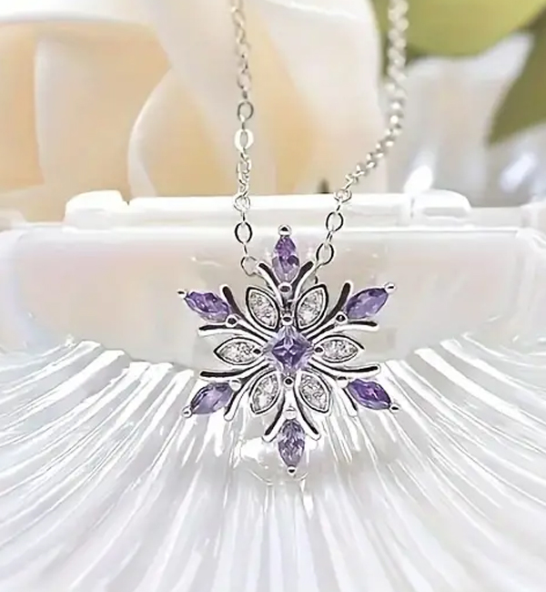 Snowflake pendant necklace