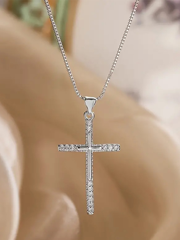 Simple cross pendant necklace