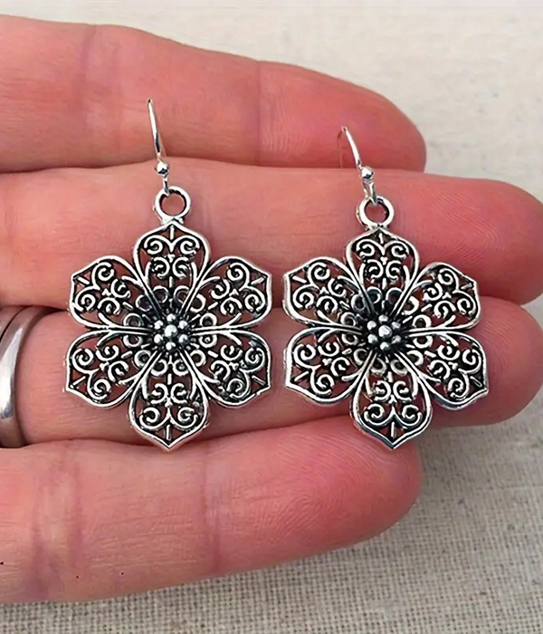 Metal filigree flower earring