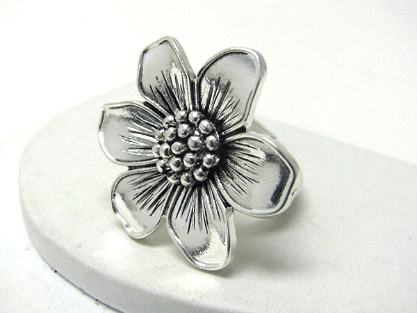 Large metal flower stretch ring