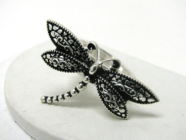 Metal filigree dragonfly stretch ring