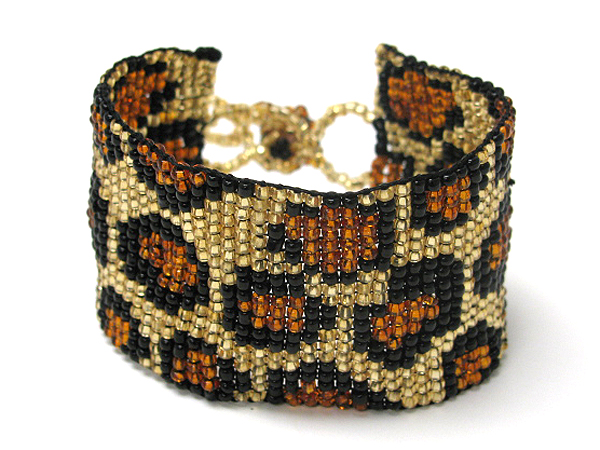 Animal print chip stone bracelet