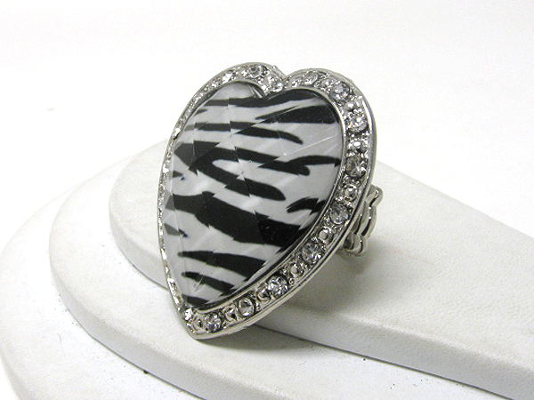 Animal print and crystal edge deco large heart stretch ring