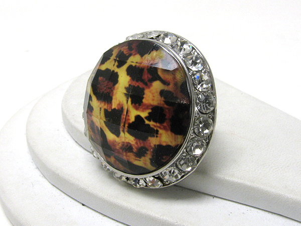 Animal print and crystal edge deco large round stretch ring