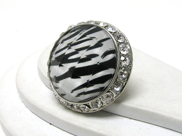 Animal print and crystal edge deco large round stretch ring