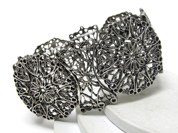 Round metal filigree link stretch bracelet