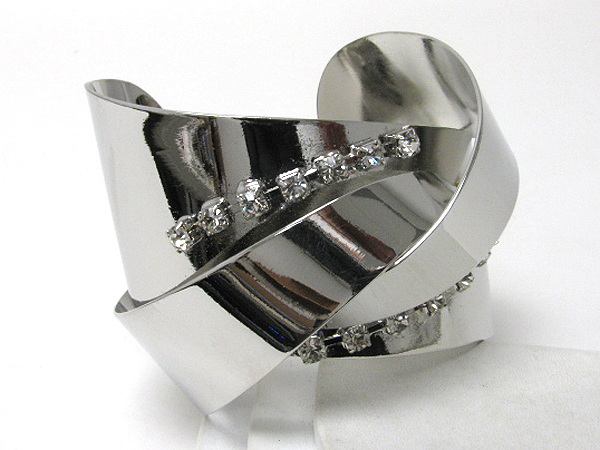 Architectural style rhinestone deco and plain metal twist bracelet