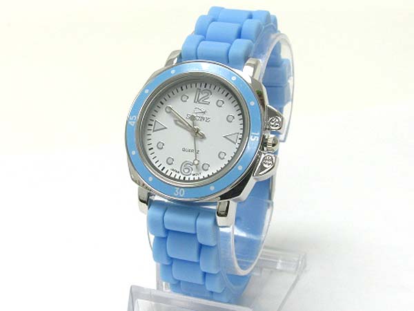 Colored round face fashion rubber band watch