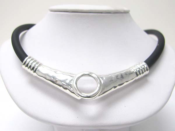 Casting metal front cord necklace