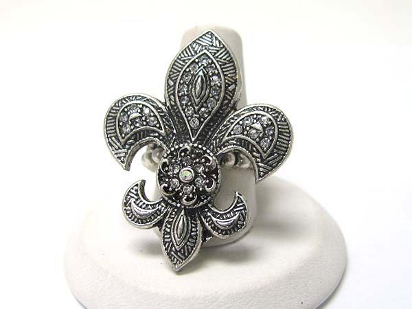 Crystal stud textured metal fleur de lis stretch ring