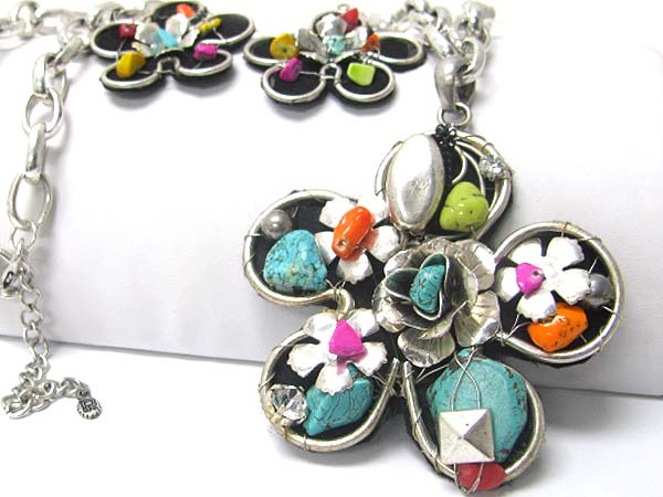 Natural chip stone and metal craft work flower pendant long necklace earring set